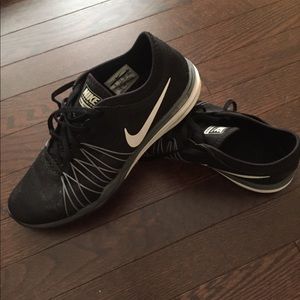 🎄 2 FOR $25 🎄 Nike running shoes
